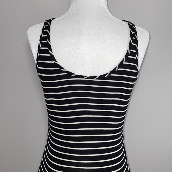 Reitmans Tank Top Reversible Striped Black and White - Picture 6 of 14